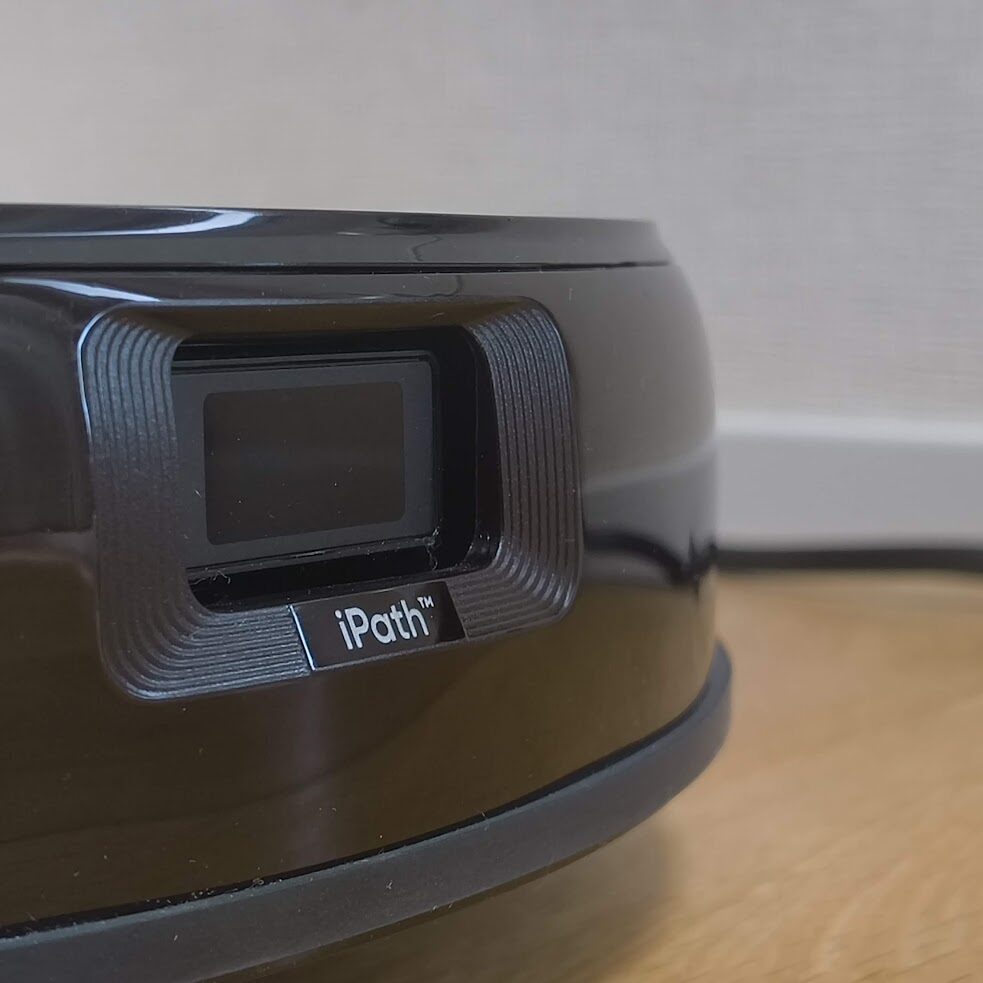 iPathセンサー。これだけでも十分に高度なマッピングと規則正しい掃除を実現する。