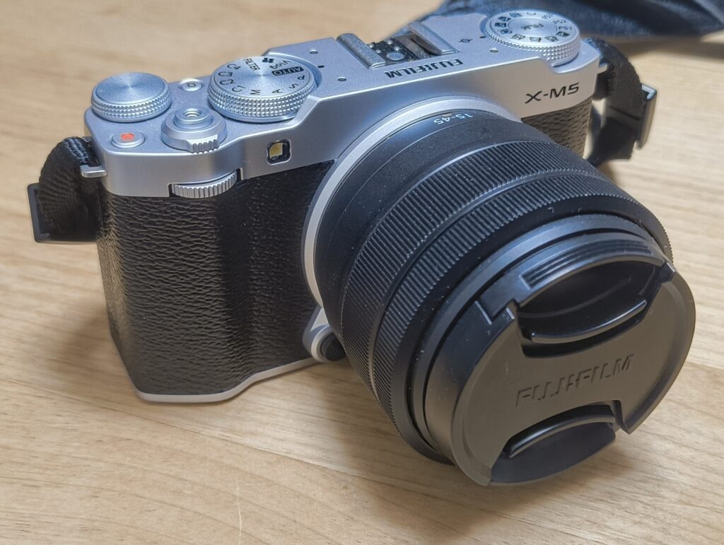 X-M5とレンズキットのXC15-45mmF3.5-5.6 OIS PZ