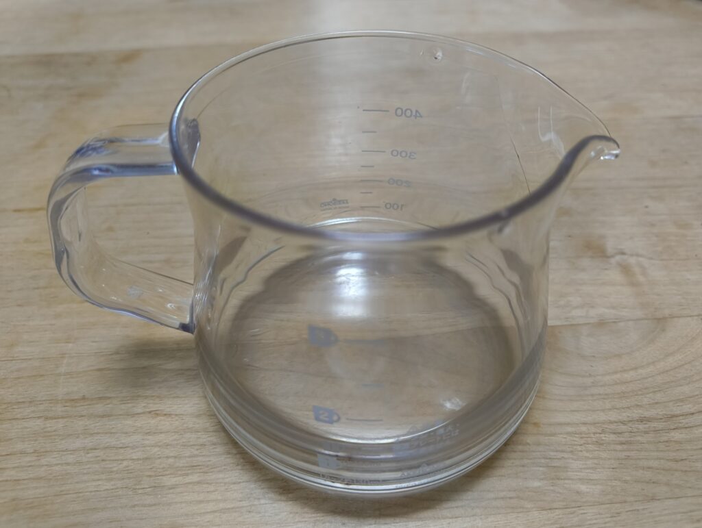 樹脂製の割れないサーバー